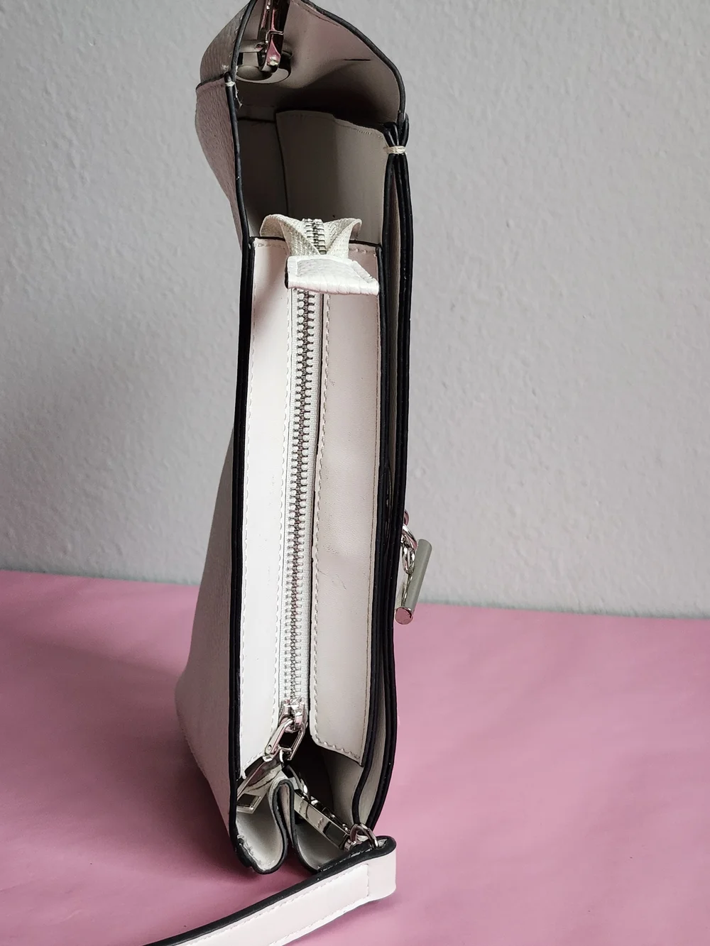Sondra Roberts Off-White Pebbled Leather Shoulder Bag Crossbody